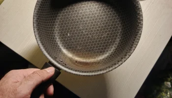 Ковш с крышкой антипригарный 2 л