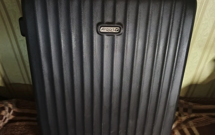 Чемодан M Airport